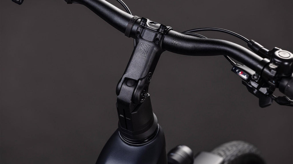 Vtc électrique Cube touring hybrid one 600 easy entry coal´n´chrome