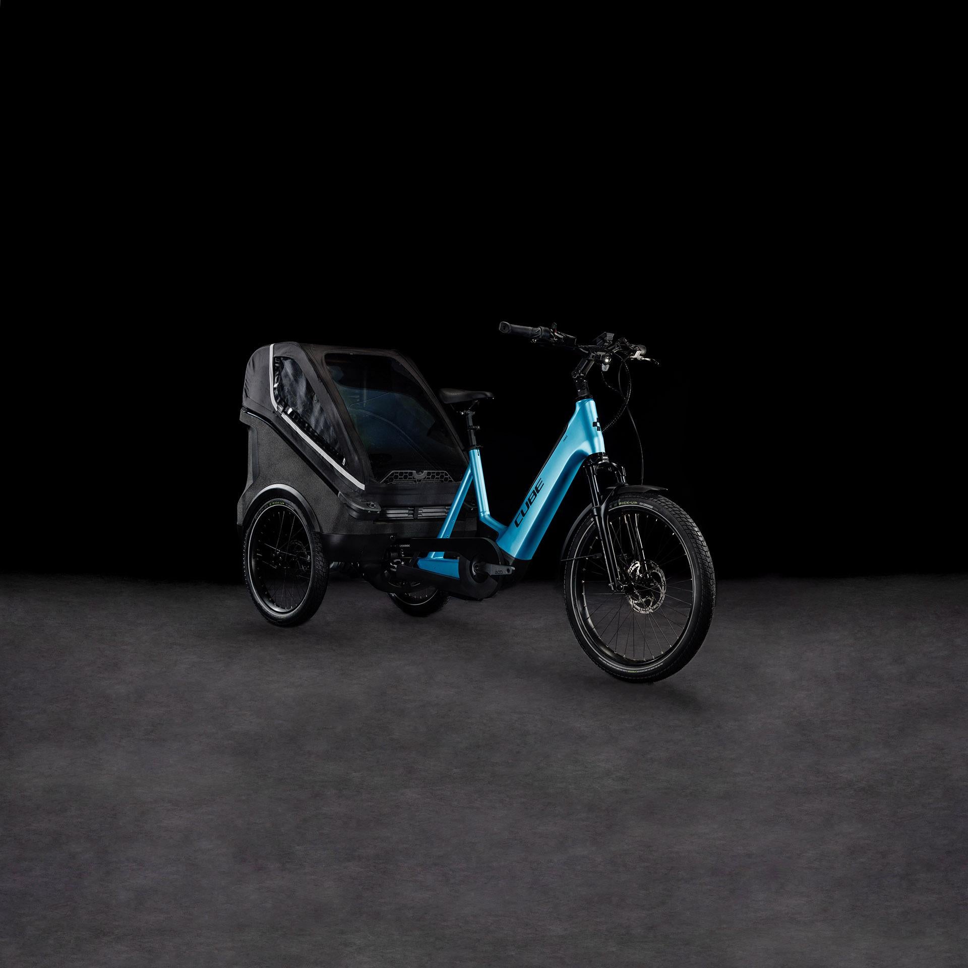 Vélo cargo électrique Cube trike hybrid family 1500 blue´n´reflex