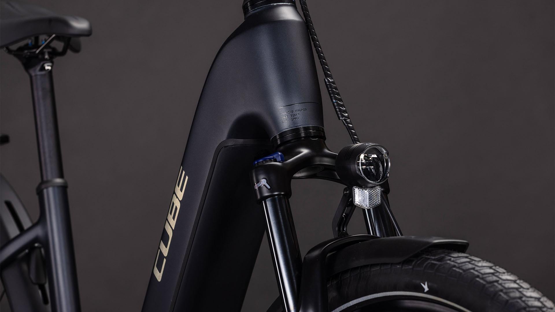 Vtc électrique Cube touring hybrid one 600 easy entry coal´n´chrome