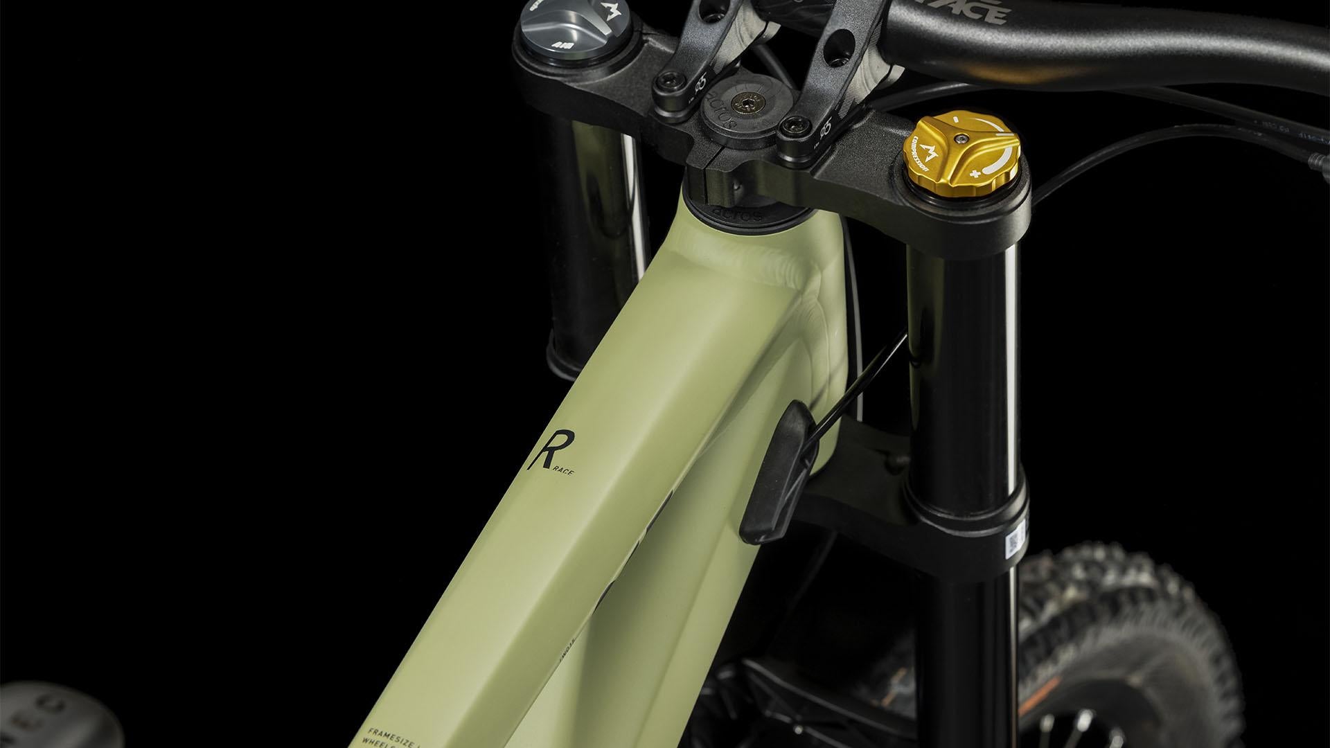 Vtt dh Cube two15 race 27.5 lightolive´n´black