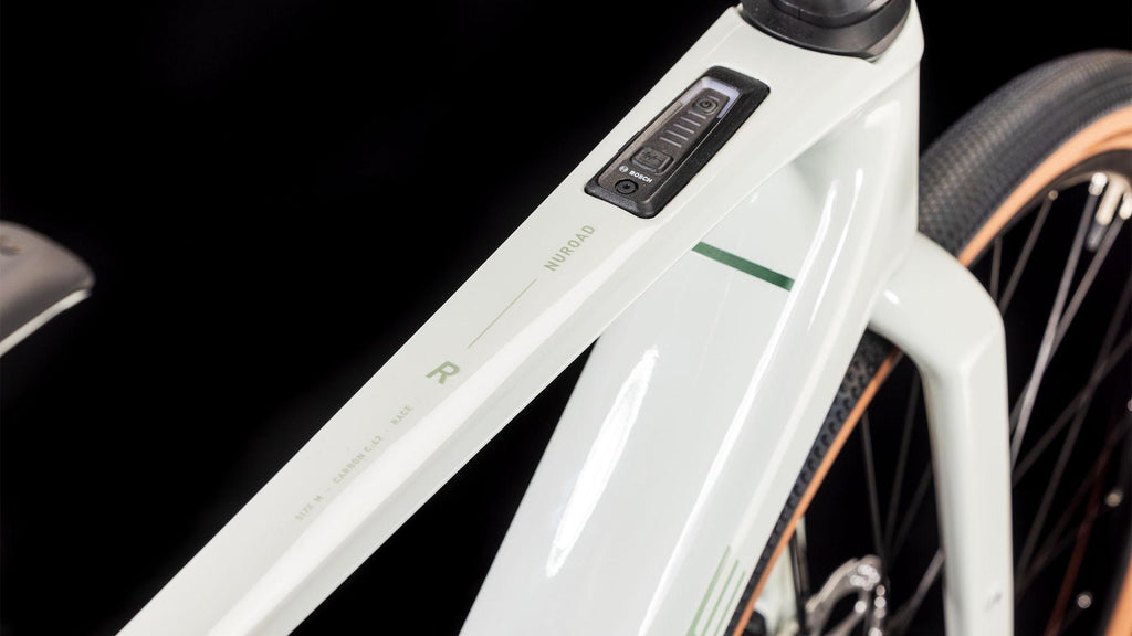 Vélo gravel électrique Cube nuroad hybrid c:62 race 400x desertstone´n´green