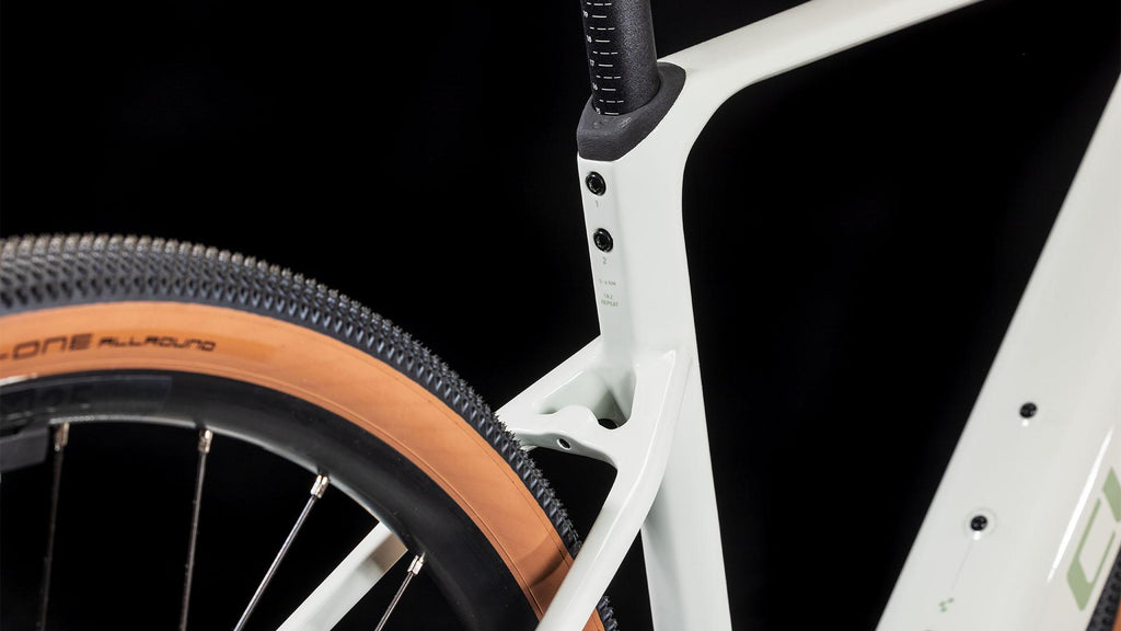 Vélo gravel électrique Cube nuroad hybrid c:62 race 400x desertstone´n´green