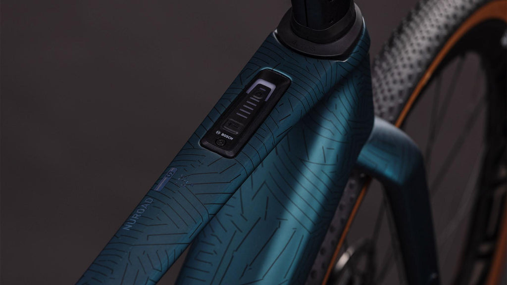 Vélo gravel électrique Cube nuroad hybrid c:62 slt 400x royalgreen´n´crisscross