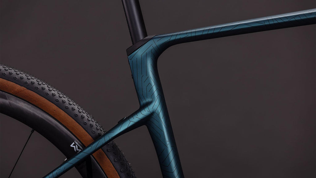 Vélo gravel électrique Cube nuroad hybrid c:62 slt 400x royalgreen´n´crisscross