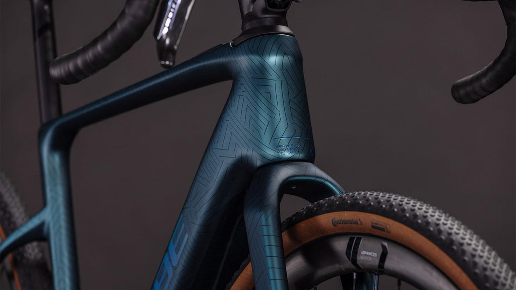 Vélo gravel électrique Cube nuroad hybrid c:62 slt 400x royalgreen´n´crisscross