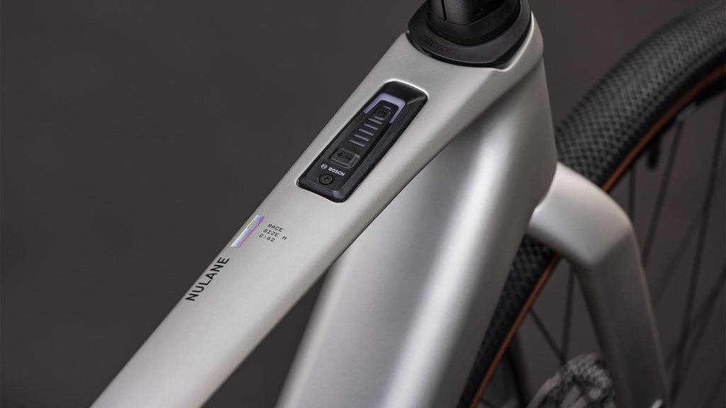 Vélo gravel électrique Cube nulane hybrid c:62 race 400x sleekgrey´n´prism