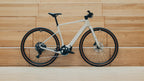 Vélo gravel électrique Cube nulane hybrid c:62 race 400x sleekgrey´n´prism